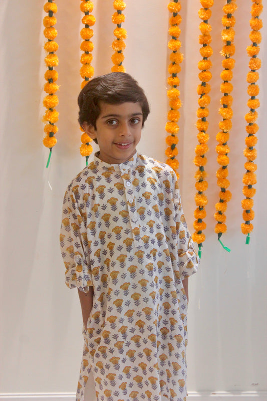 Floral Muslin Kurta With Pyjama